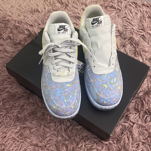 Nike Air Force 1 - Picture 2 of 8